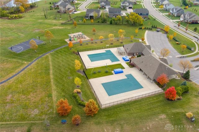 2064 Running Stream Court, Clearcreek Twp, OH 45458