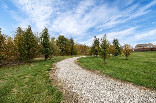 2064 Running Stream Court, Clearcreek Twp, OH 45458