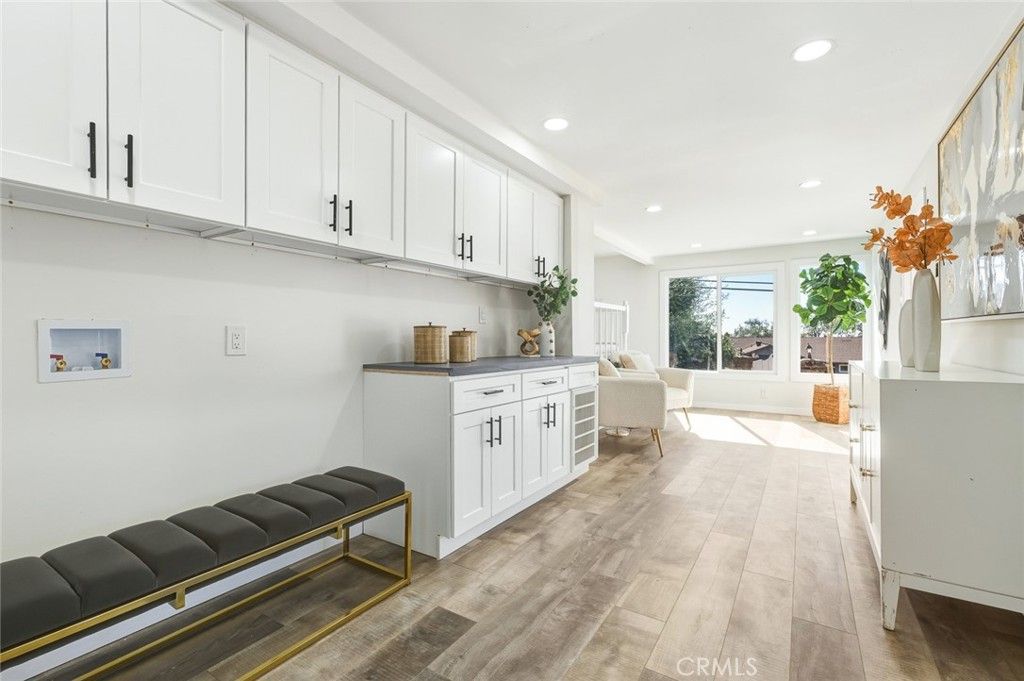 Image 20 of property listing at 2423 Rockdell, La Crescenta, CA 91214