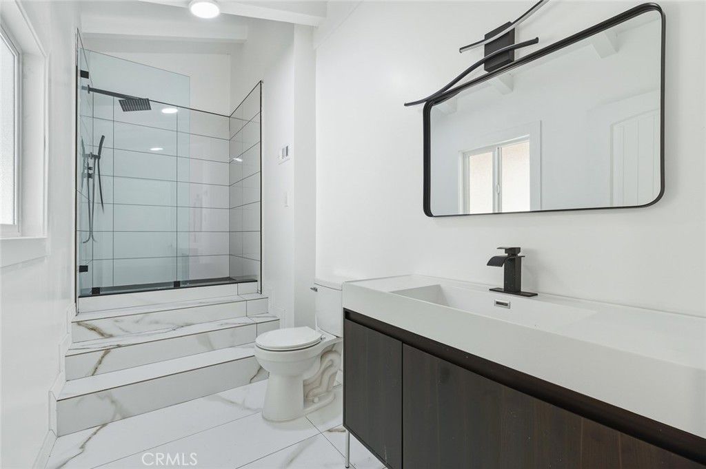 Image 27 of property listing at 2423 Rockdell, La Crescenta, CA 91214