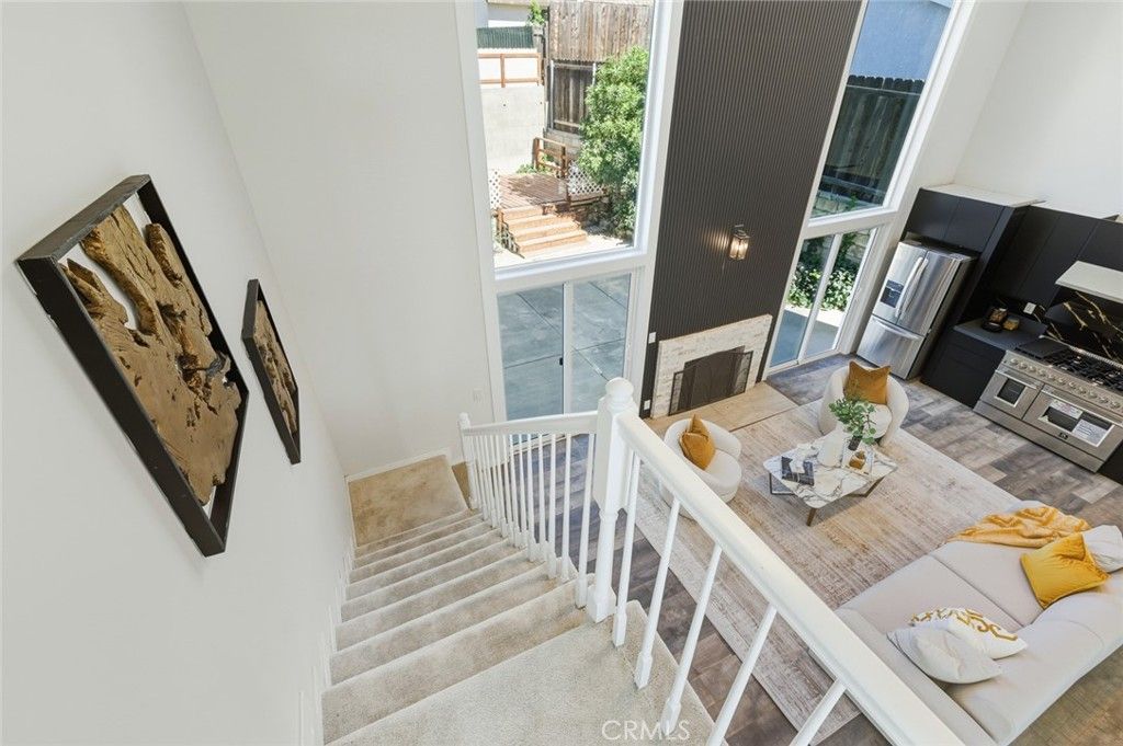 Image 30 of property listing at 2423 Rockdell, La Crescenta, CA 91214