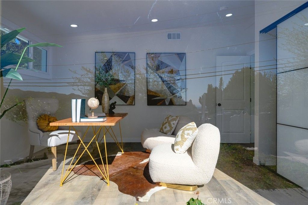 Image 36 of property listing at 2423 Rockdell, La Crescenta, CA 91214