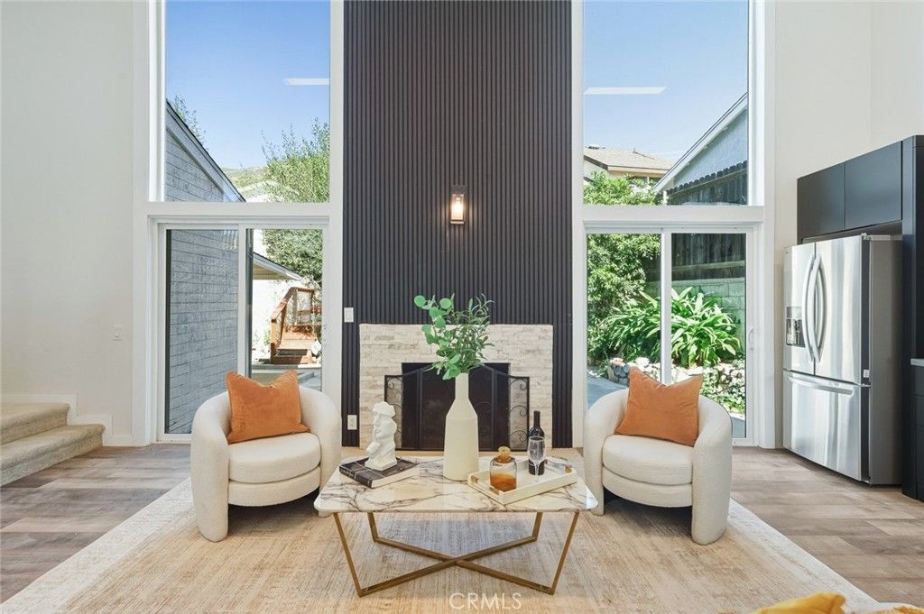 Image 4 of property listing at 2423 Rockdell, La Crescenta, CA 91214