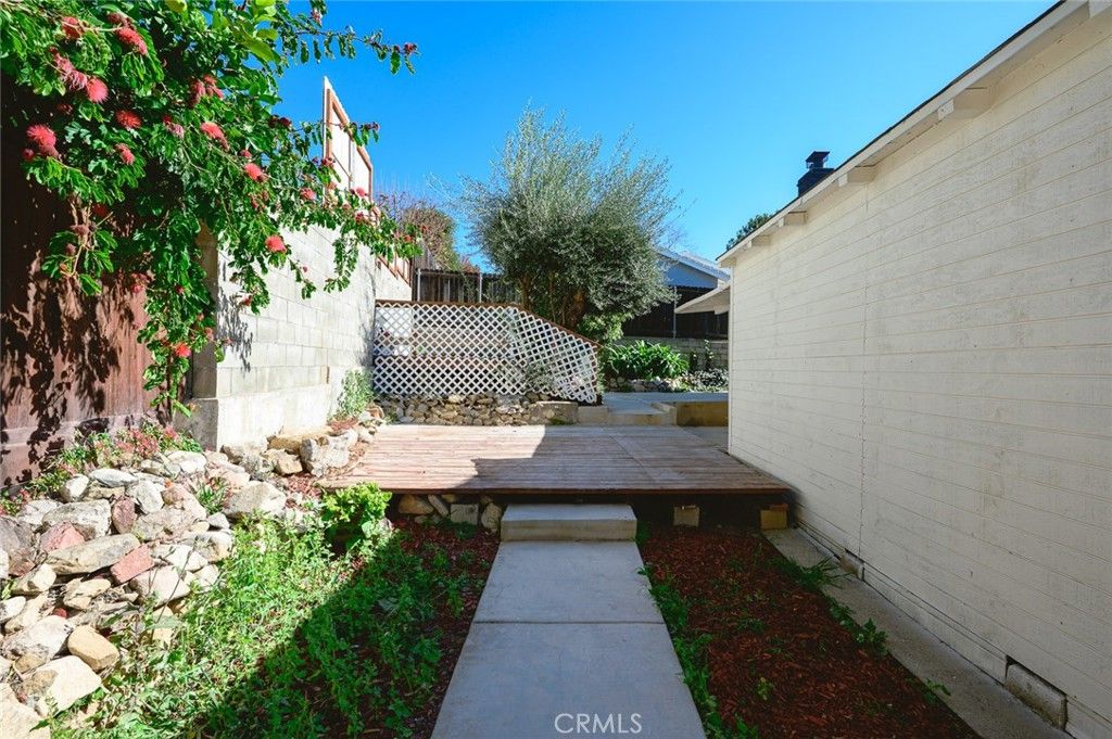 Image 42 of property listing at 2423 Rockdell, La Crescenta, CA 91214