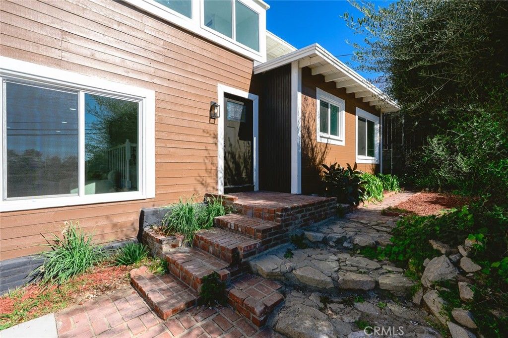 Image 44 of property listing at 2423 Rockdell, La Crescenta, CA 91214