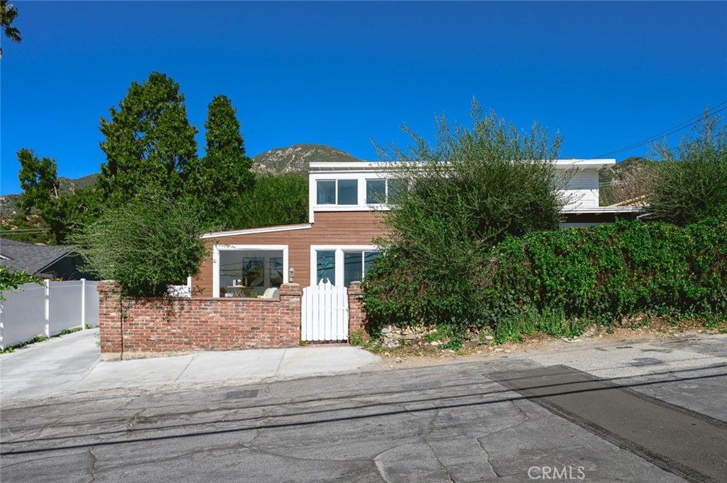 Image 48 of property listing at 2423 Rockdell, La Crescenta, CA 91214