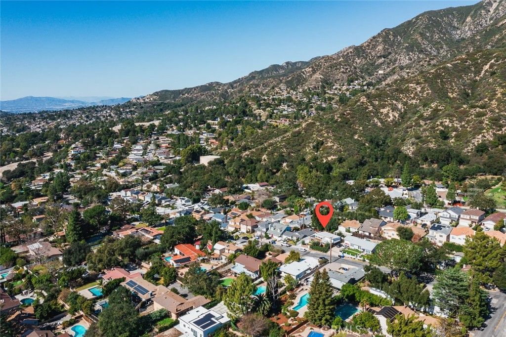 Image 55 of property listing at 2423 Rockdell, La Crescenta, CA 91214