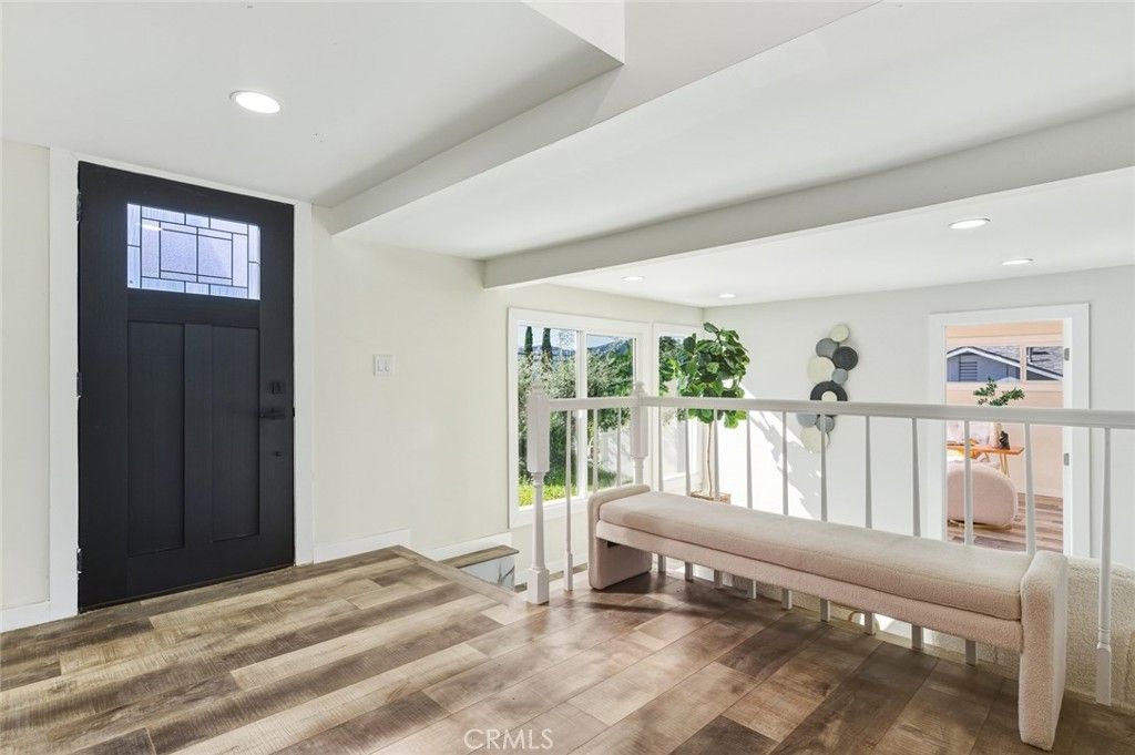 Image 7 of property listing at 2423 Rockdell, La Crescenta, CA 91214