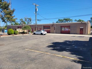 6951 Chase Road, Dearborn, MI 48126