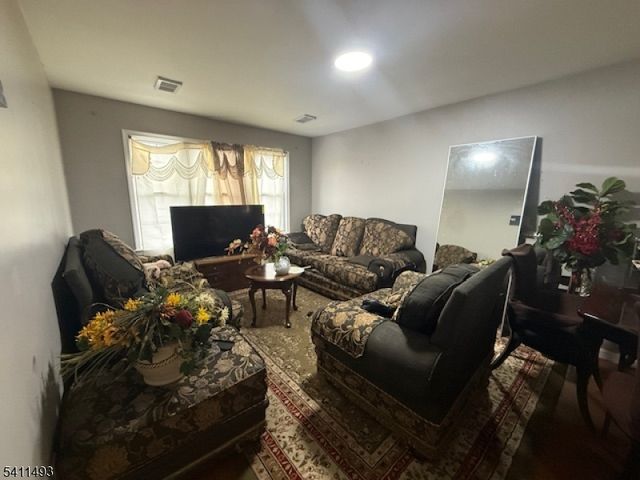 949 Olive St, Elizabeth City, NJ 07201