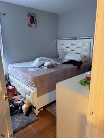 949 Olive St, Elizabeth City, NJ 07201