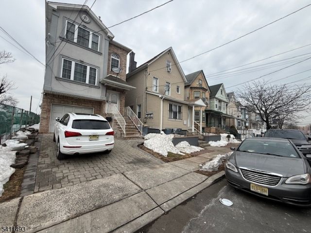 949 Olive St, Elizabeth City, NJ 07201