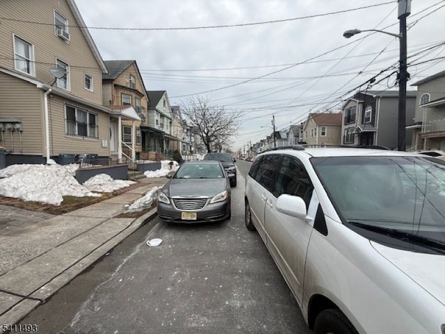 949 Olive St, Elizabeth City, NJ 07201