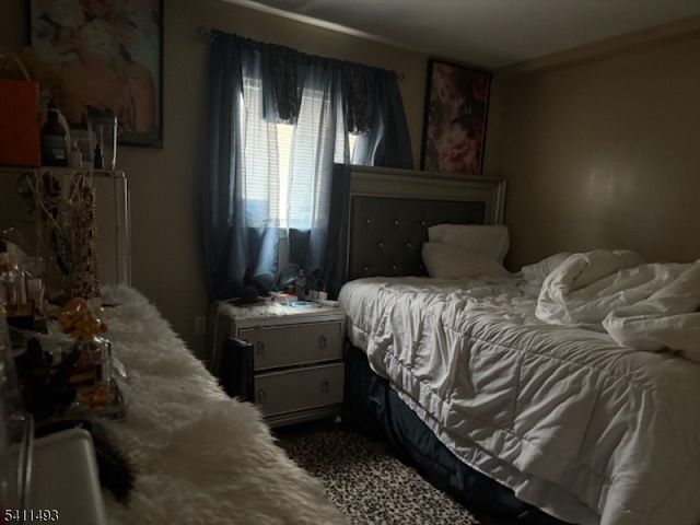 949 Olive St, Elizabeth City, NJ 07201