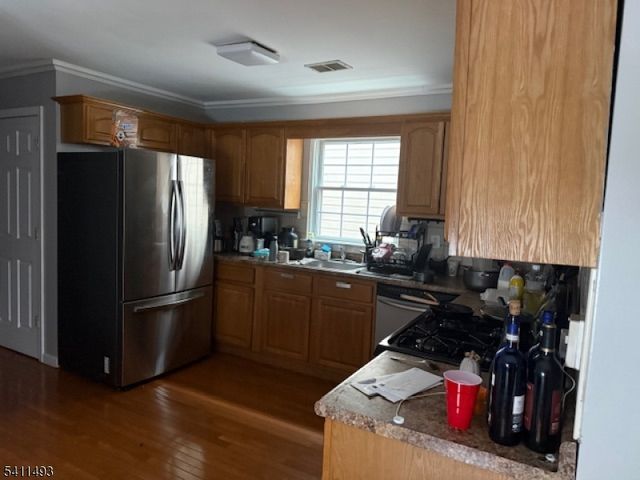 949 Olive St, Elizabeth City, NJ 07201