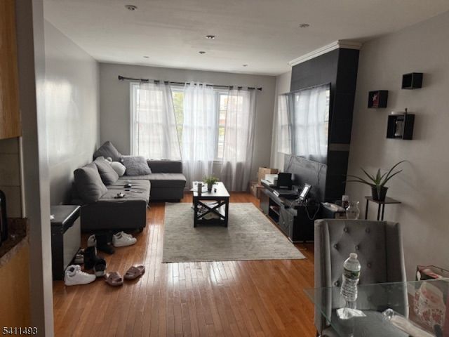 949 Olive St, Elizabeth City, NJ 07201