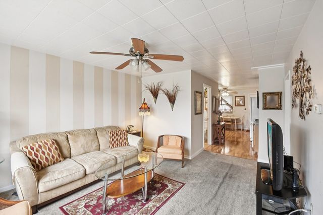 4842 S Wallace Street, Chicago, IL 60609