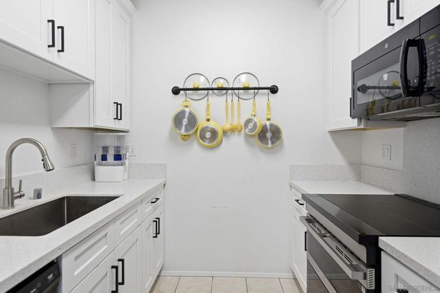 8310 Regents Rd 1E, San Diego, CA 92122