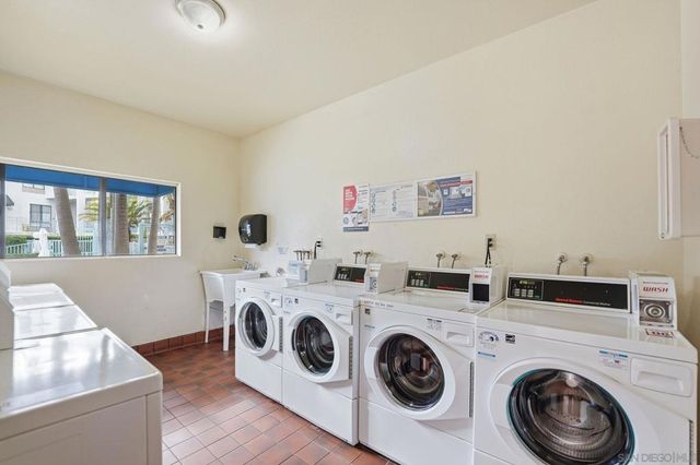 8310 Regents Rd 1E, San Diego, CA 92122