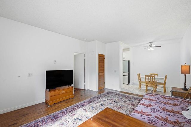 8310 Regents Rd 1E, San Diego, CA 92122