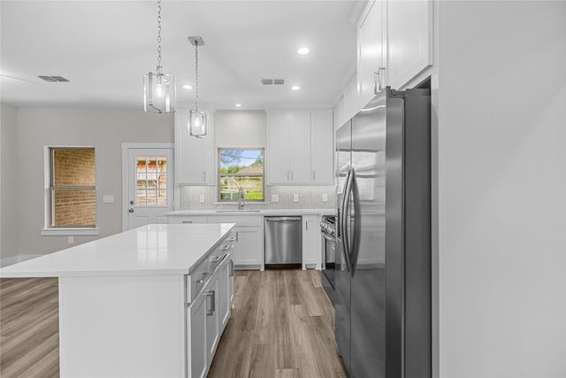 106 N Lackey Street, Tom Bean, TX 75489