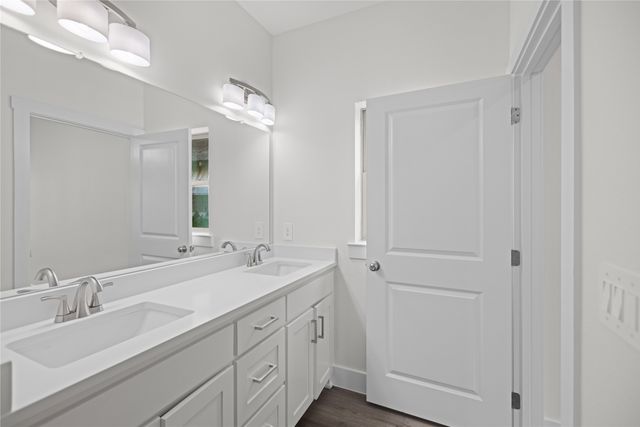106 N Lackey Street, Tom Bean, TX 75489