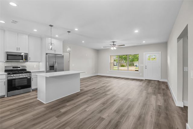 106 N Lackey Street, Tom Bean, TX 75489
