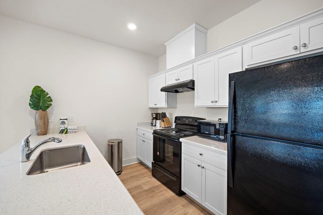 3610 Sealy Street, Galveston, TX 77550