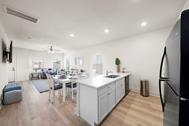 3610 Sealy Street, Galveston, TX 77550