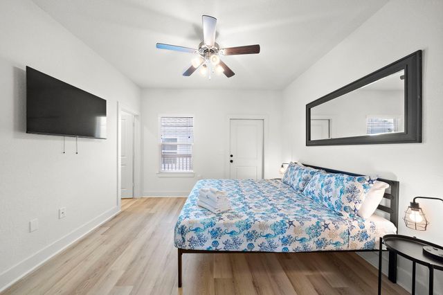 3610 Sealy Street, Galveston, TX 77550