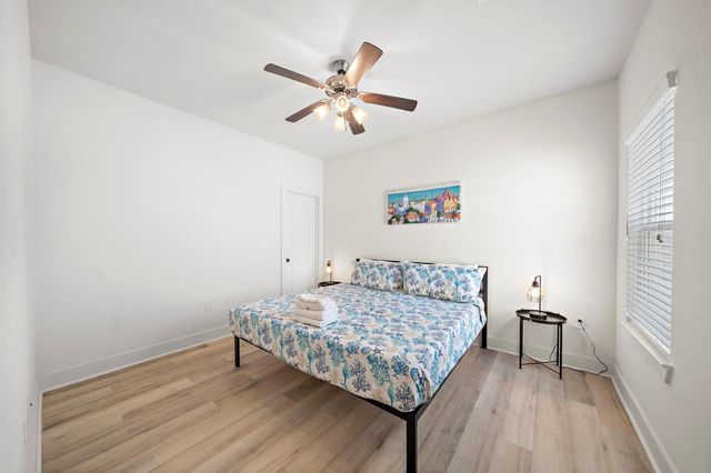 3610 Sealy Street, Galveston, TX 77550