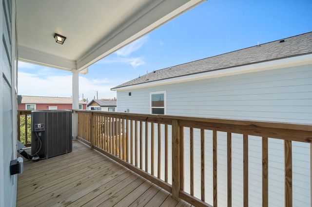 3610 Sealy Street, Galveston, TX 77550