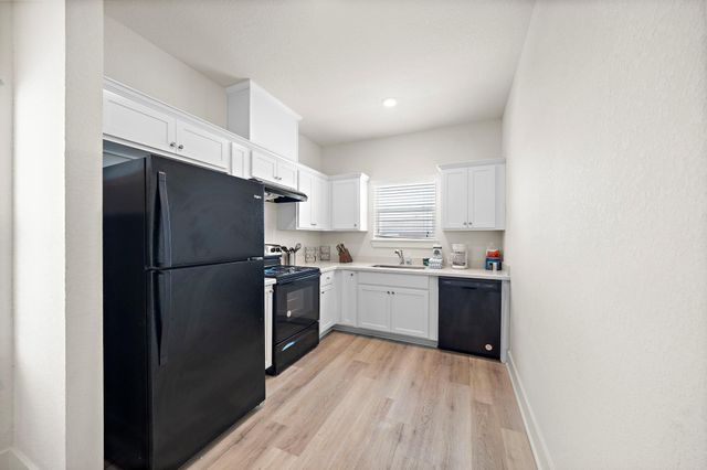 3610 Sealy Street, Galveston, TX 77550