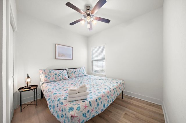 3610 Sealy Street, Galveston, TX 77550