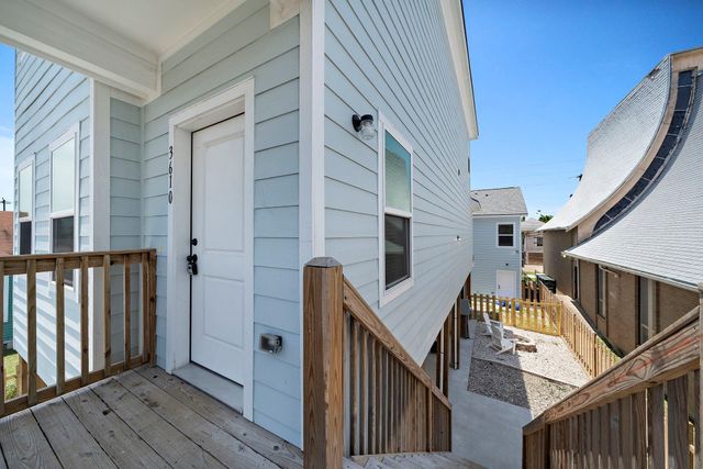 3610 Sealy Street, Galveston, TX 77550