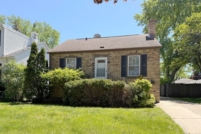 963 E Prairie Street, Des Plaines, IL 60016