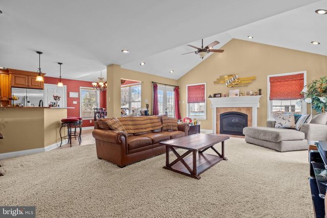 523 TURTLE LN, Langhorne, PA 19047