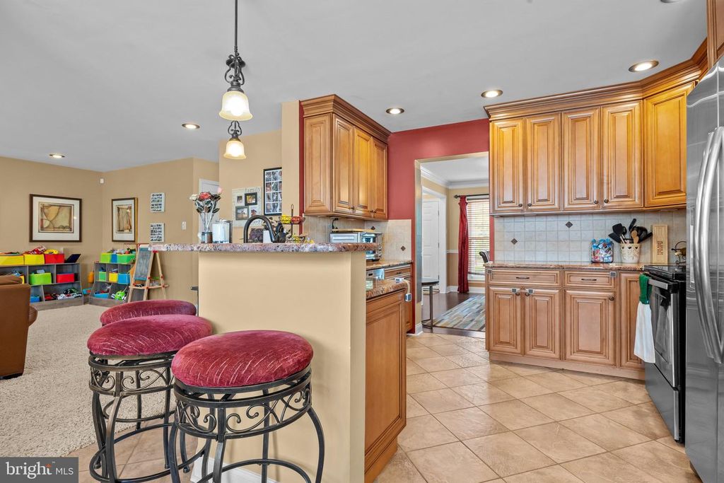 523 TURTLE LN, Langhorne, PA 19047