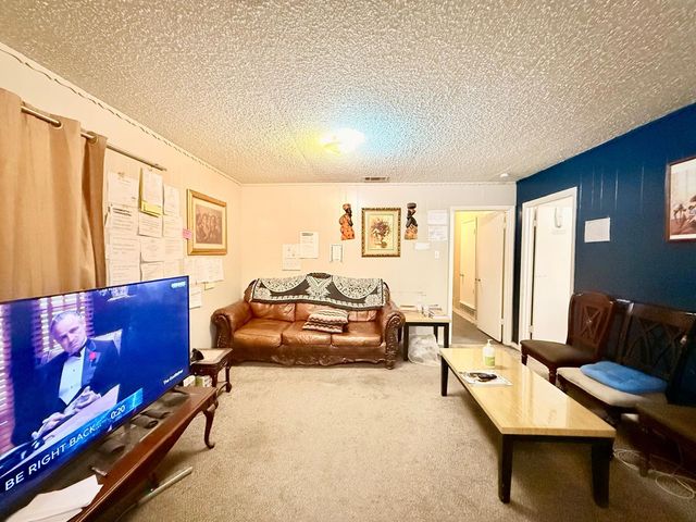 3444 Oak Creek Circle, Dallas, TX 75227