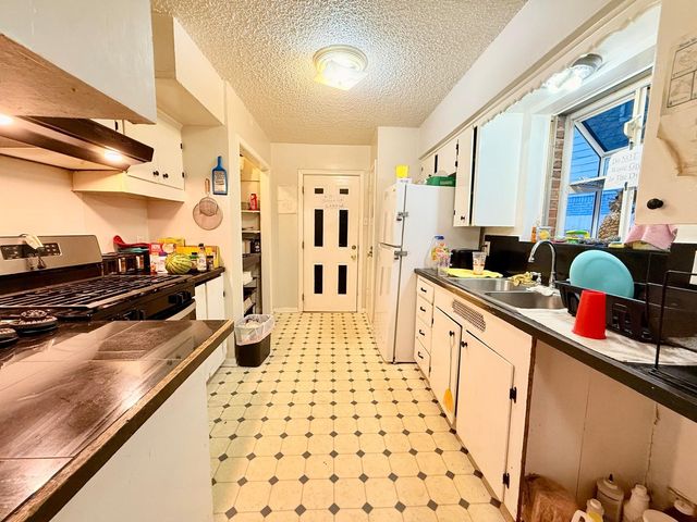 3444 Oak Creek Circle, Dallas, TX 75227