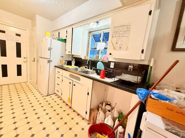 3444 Oak Creek Circle, Dallas, TX 75227