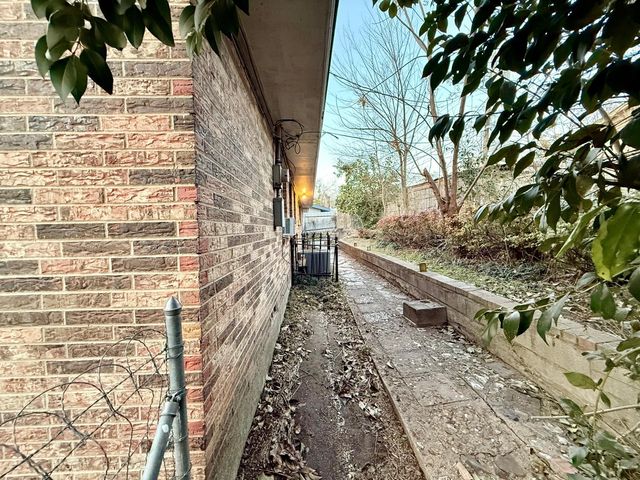 3444 Oak Creek Circle, Dallas, TX 75227