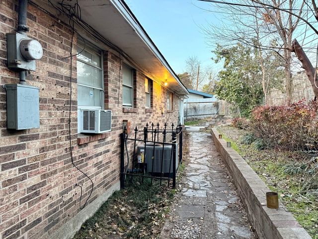 3444 Oak Creek Circle, Dallas, TX 75227