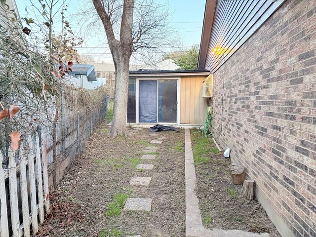 3444 Oak Creek Circle, Dallas, TX 75227