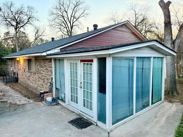 3444 Oak Creek Circle, Dallas, TX 75227