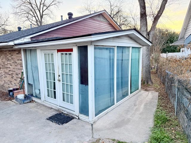 3444 Oak Creek Circle, Dallas, TX 75227