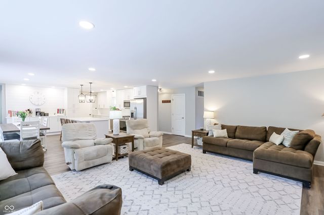 4625 Berkshire Lane, Indianapolis, IN 46226