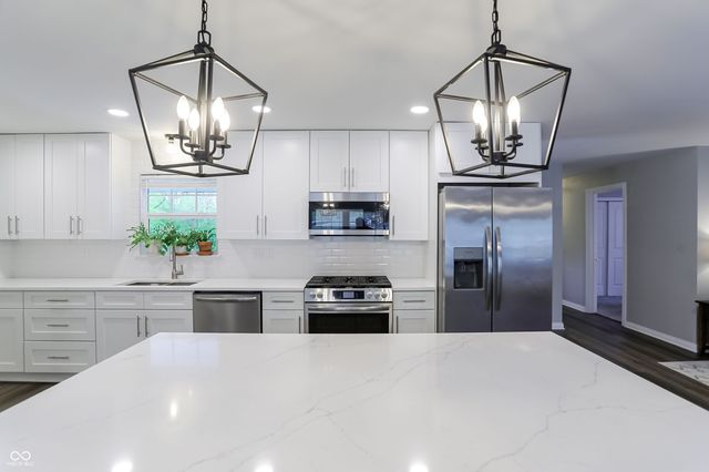 4625 Berkshire Lane, Indianapolis, IN 46226