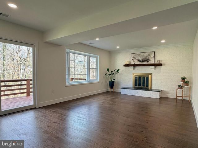 4607 TAPESTRY DR, Fairfax, VA 22032