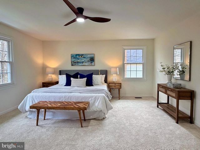 4607 TAPESTRY DR, Fairfax, VA 22032